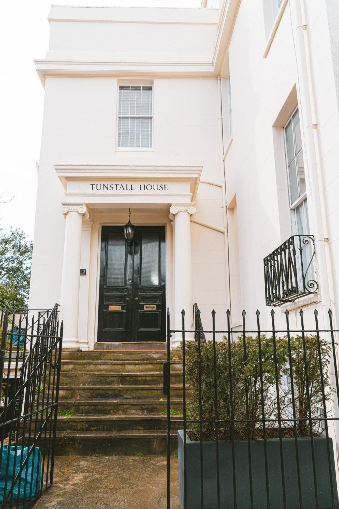 Tunstall House Челтнъм Екстериор снимка